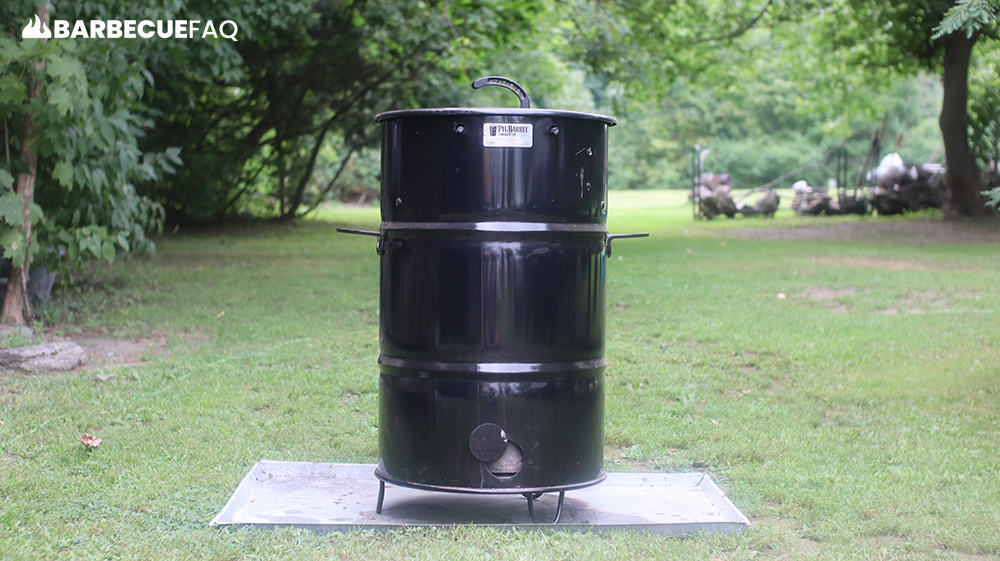 https://barbecuefaq.com/wp-content/uploads/2020/08/pit-barrel-cooker.jpg