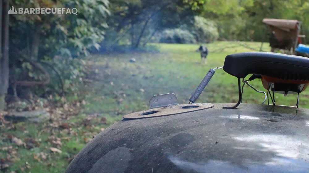 thin blue smoke on a weber kettle