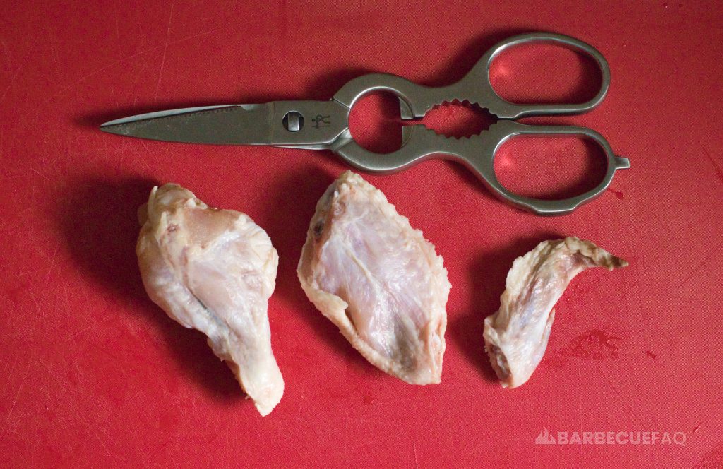 How to Cut Chicken Wings into Wingettes and Drumettes (with Pictures