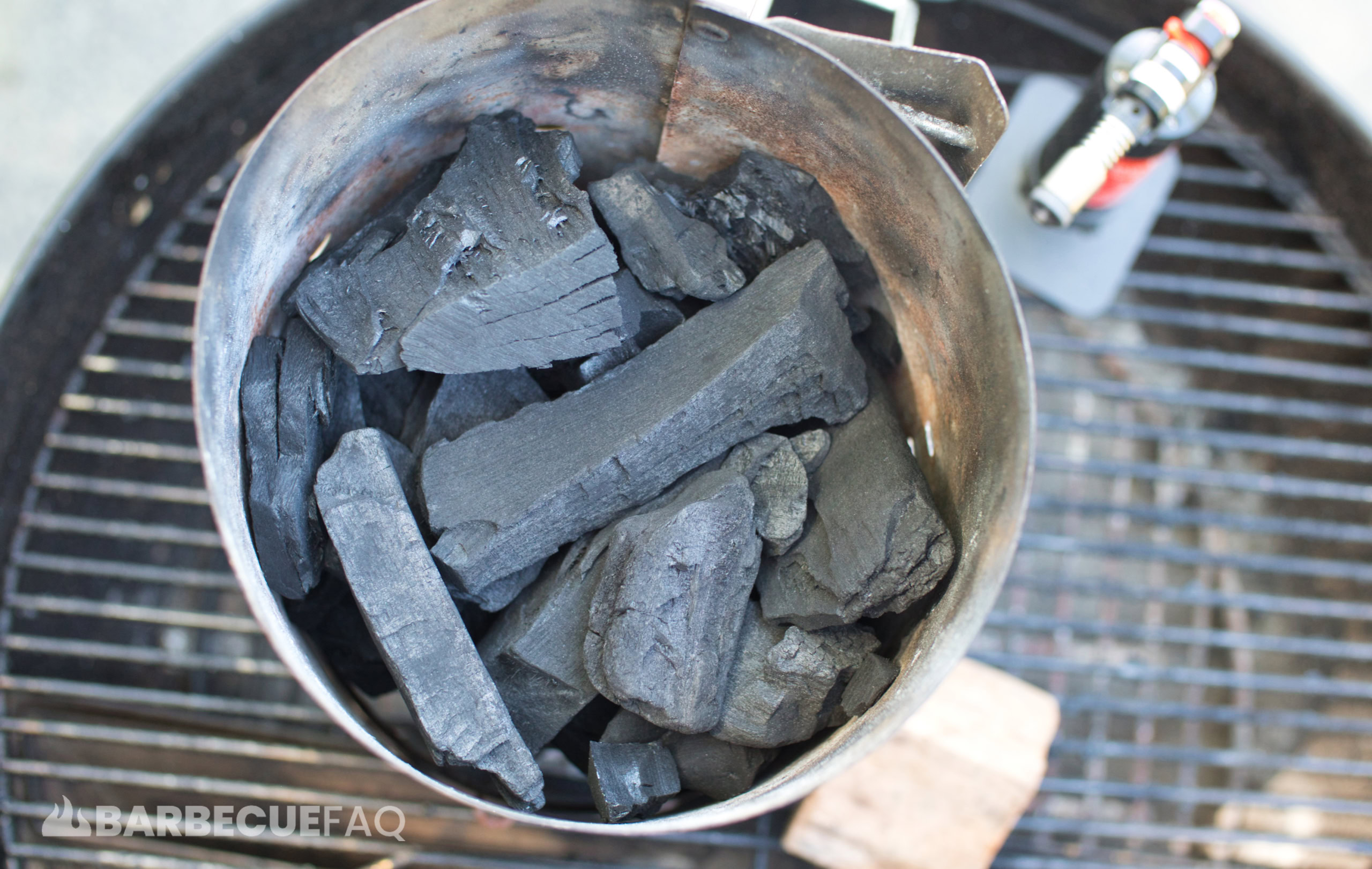 Review of Meat Head Lump Charcoal -- Naked Whiz Ceramic Charcoal