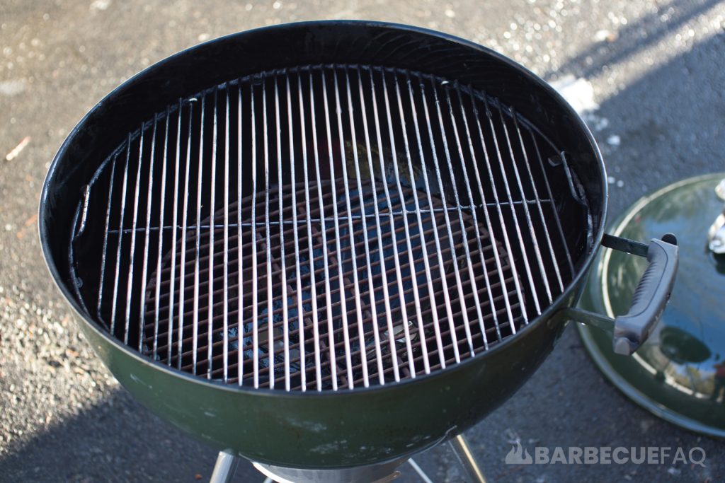 grill grates cleaned in grill